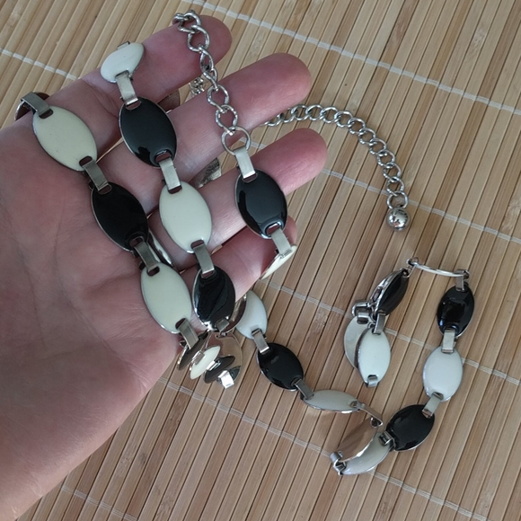 New black and white metal and chain belt - Picture 1 of 6